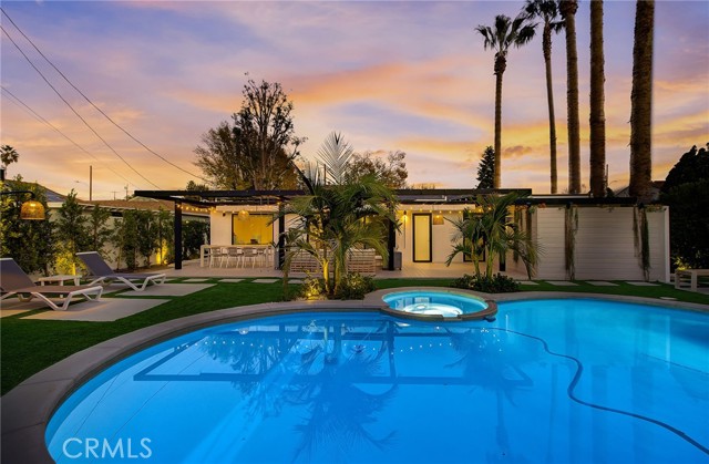 Detail Gallery Image 17 of 66 For 8161 Encino Ave, Northridge,  CA 91325 - 4 Beds | 3 Baths