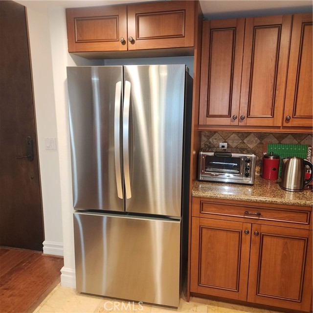 10862 Bloomfield Street, Toluca Lake CA: https://media.crmls.org/medias/2e8252e0-ac45-4c28-b10d-70fa7d5567fe.jpg