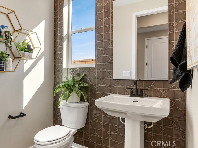 Detail Gallery Image 10 of 40 For 28905 Saddle Cir, Castaic,  CA 91384 - 3 Beds | 2/1 Baths