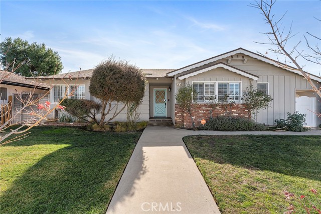 23642 Oxnard Street, Woodland Hills CA: https://media.crmls.org/medias/2e84a04b-49aa-4099-8554-671e840484d9.jpg