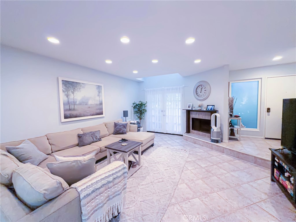 7904 Topanga Canyon Blvd #3