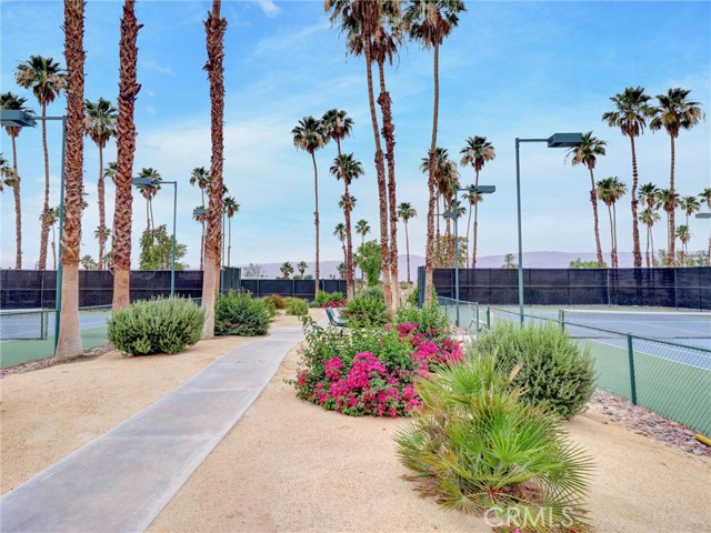 78209 Indigo Drive, La Quinta CA: https://media.crmls.org/medias/2e850ecd-e0b4-4e2a-bfad-fa5303639244.jpg
