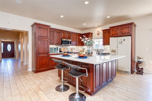335 E Francis Avenue, La Habra CA: https://media.crmls.org/medias/2e853d55-cf5c-4c5c-af29-b87ac2c25987.jpg