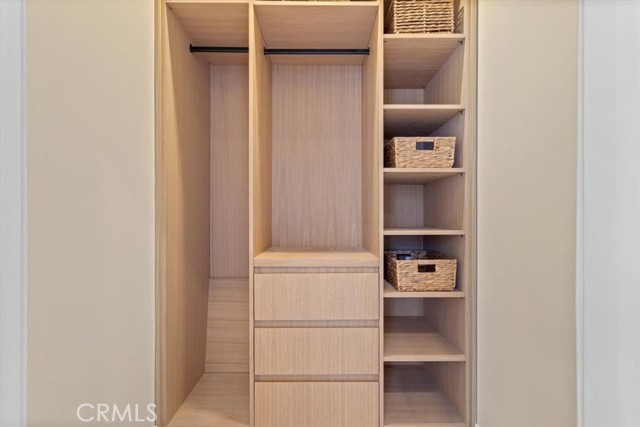 Detail Gallery Image 19 of 52 For 23755 Clarendon, Woodland Hills,  CA 91367 - 4 Beds | 3 Baths