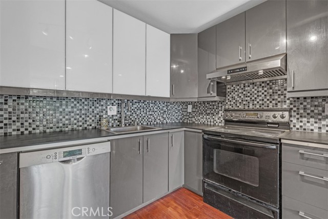 65 N Allen Avenue, Pasadena CA: https://media.crmls.org/medias/2e855759-cce4-4a07-9b98-931f2dbe7dfe.jpg