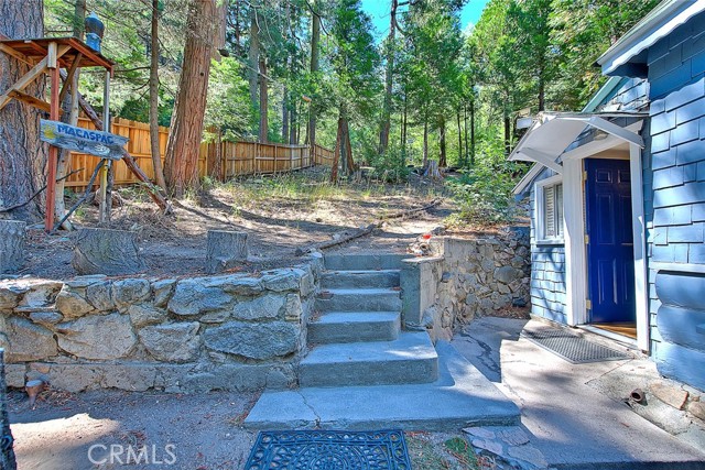 27048 State Highway 189, Blue Jay CA: https://media.crmls.org/medias/2e856e0c-f1cb-48f6-8e35-6cf808116686.jpg