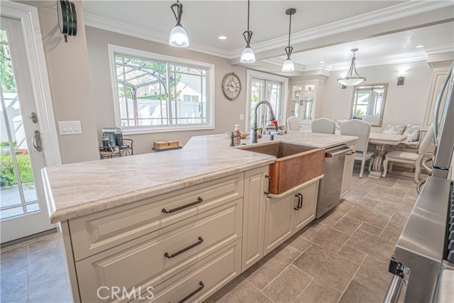 Detail Gallery Image 17 of 65 For 20019 Nutcracker Ct, Canyon Country,  CA 91351 - 4 Beds | 2/1 Baths