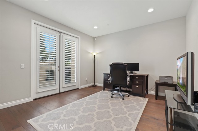 649 W Foothill Boulevard, Glendora CA: https://media.crmls.org/medias/2e860615-5fc6-44e7-a4f2-30b14a81b300.jpg