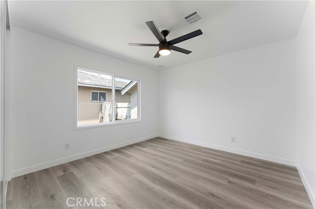 Detail Gallery Image 11 of 27 For 1233 Oakhurst Dr, San Bernardino,  CA 92404 - 3 Beds | 1/1 Baths