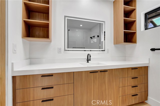 Detail Gallery Image 46 of 72 For 1145 S Longwood, Los Angeles,  CA 90019 - 4 Beds | 3 Baths