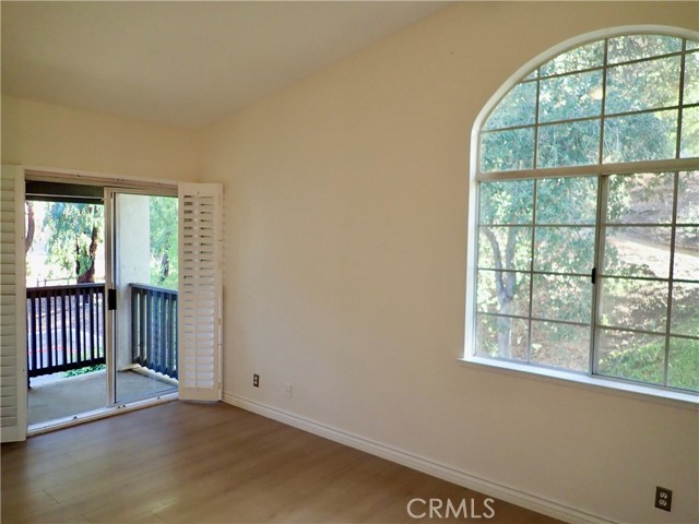 Detail Gallery Image 10 of 18 For 5423 Spanish Oak Ln a,  Oak Park,  CA 91377 - 2 Beds | 2/1 Baths