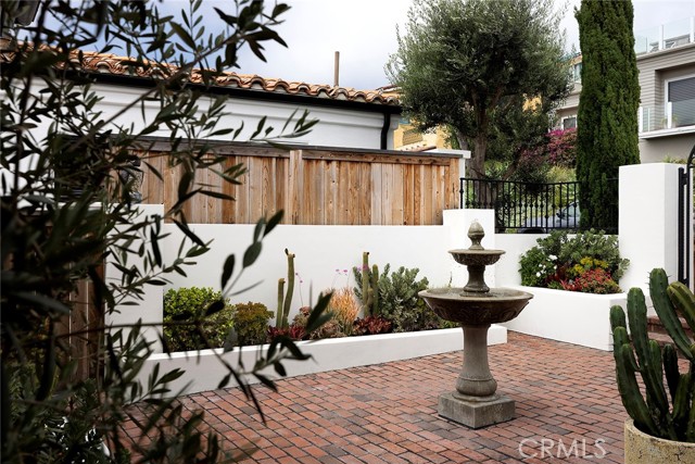 420 De Sola Terrace, Corona del Mar CA: https://media.crmls.org/medias/2e868a38-dfff-4665-8e01-110563df92ee.jpg