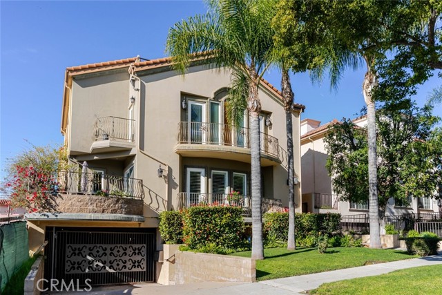 Detail Gallery Image 2 of 30 For 711 E Angeleno Ave #102,  Burbank,  CA 91501 - 3 Beds | 3 Baths