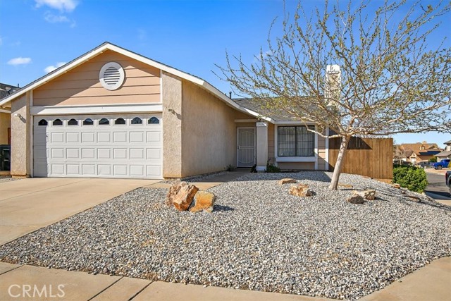 Detail Gallery Image 2 of 23 For 13696 Gemini St, Victorville,  CA 92392 - 2 Beds | 2 Baths