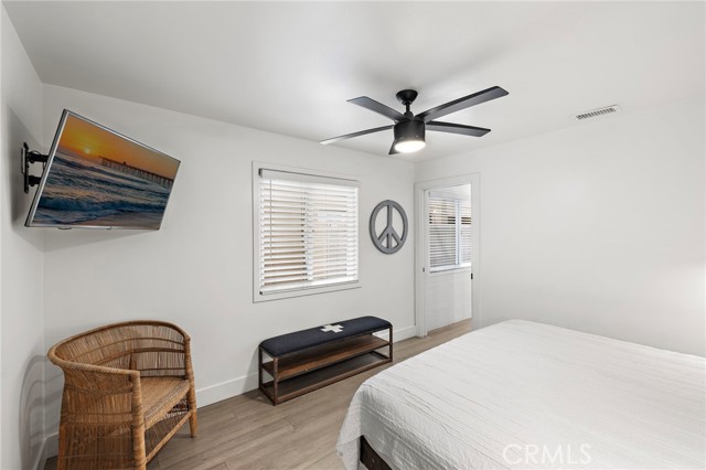 207 40th Street, Newport Beach CA: https://media.crmls.org/medias/2e884cb1-82e2-4eff-9bf1-0e4c1168ece7.jpg