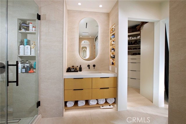 3863 Sherwood Place, Sherman Oaks CA: https://media.crmls.org/medias/2e888546-50b1-42cf-8d4a-b3f8fc9b805a.jpg
