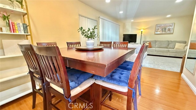 Detail Gallery Image 8 of 37 For 18350 Hatteras, Tarzana,  CA 91356 - 3 Beds | 2 Baths