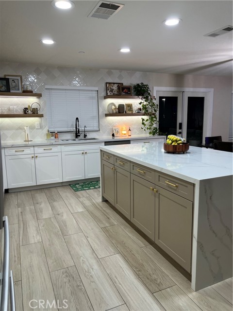 116 Yosemite Avenue, Perris CA: https://media.crmls.org/medias/2e89db85-74ec-4425-a0d2-cf013a6e8ae3.jpg