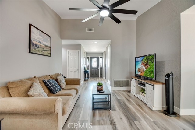 Detail Gallery Image 6 of 37 For 12559 Oriole Ave, Grand Terrace,  CA 92313 - 4 Beds | 2 Baths