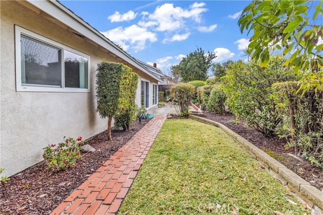 Detail Gallery Image 27 of 64 For 25396 Shawnee, Lake Forest,  CA 92630 - 4 Beds | 2/1 Baths