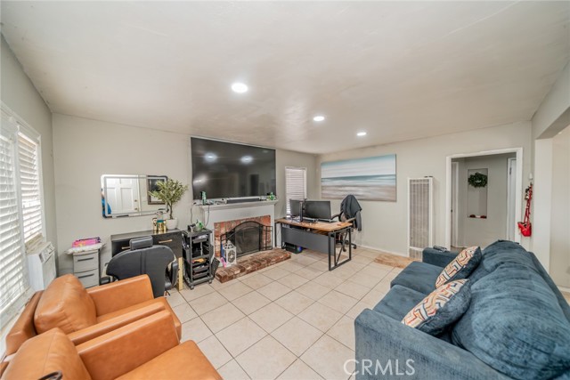 Detail Gallery Image 14 of 36 For 13512 Blvd Arrow, Fontana,  CA 92335 - 2 Beds | 1 Baths