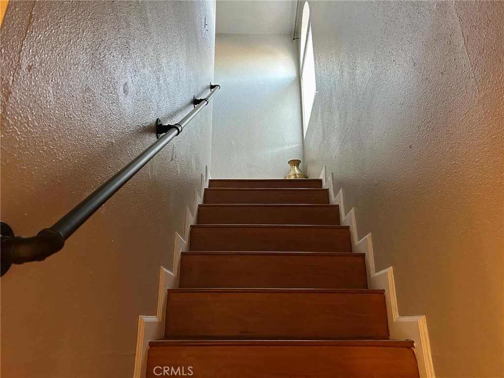 https://media.crmls.org/medias/2e8b7627-8034-444b-9d02-6ccad6f654a3.jpg?preset=X-Large