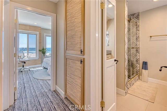 Detail Gallery Image 26 of 35 For 711 Pacific Coast Hwy #421,  Huntington Beach,  CA 92648 - 2 Beds | 1/1 Baths