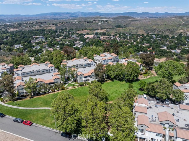 Detail Gallery Image 27 of 34 For 24450 Leonard Tree Ln #202,  Newhall,  CA 91321 - 2 Beds | 2 Baths