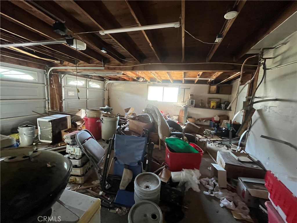 https://media.crmls.org/medias/2e8be127-bb63-46b7-81c1-e306b86e5d95.jpg?preset=X-Large