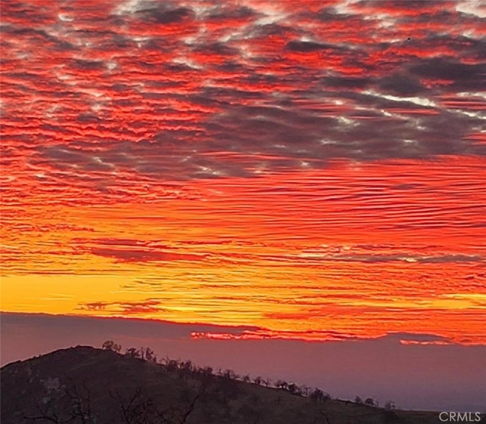 https://media.crmls.org/medias/2e8d5da2-e1fd-4a67-a597-84bf92546026.jpg?preset=X-Large