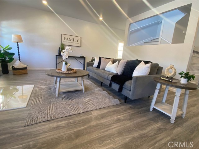 Detail Gallery Image 4 of 24 For 3520 Harrison St, Oakland,  CA 94611 - 2 Beds | 2/1 Baths