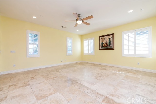 7271 Enclave Drive, Eastvale CA: https://media.crmls.org/medias/2e8e5001-fc3f-4f07-be11-607354a5ccff.jpg