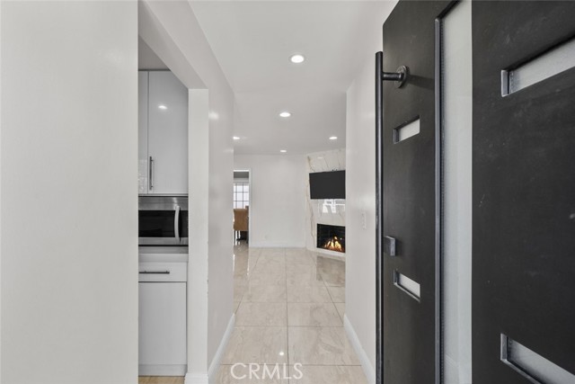 Detail Gallery Image 4 of 41 For 12628 Stagg St, North Hollywood,  CA 91605 - 4 Beds | 2 Baths