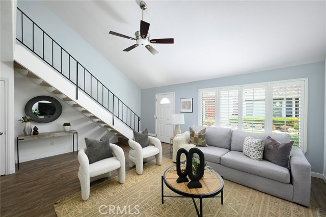 2334 Richmond Way, Costa Mesa CA: https://media.crmls.org/medias/2e8f1448-5b72-4bcd-865f-e332c0314e45.jpg