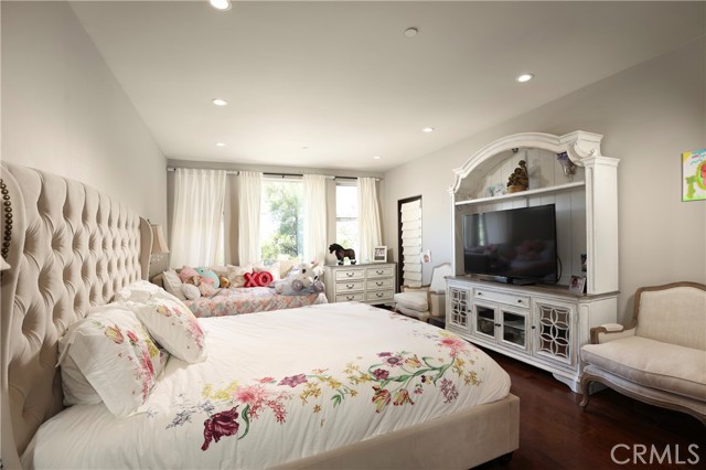 23640 Aster Trail, Calabasas CA: https://media.crmls.org/medias/2e8f163e-a7c7-4632-9bc0-14667f7413f5.jpg
