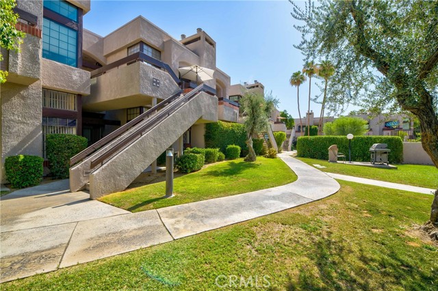 2601 S Broadmoor Drive, Palm Springs CA: https://media.crmls.org/medias/2e8f422c-eebe-4004-a8b2-ca6e10bfc473.jpg