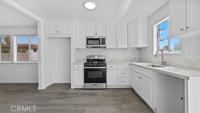 Detail Gallery Image 8 of 19 For 66297 6th, Desert Hot Springs,  CA 92240 - 4 Beds | 2 Baths