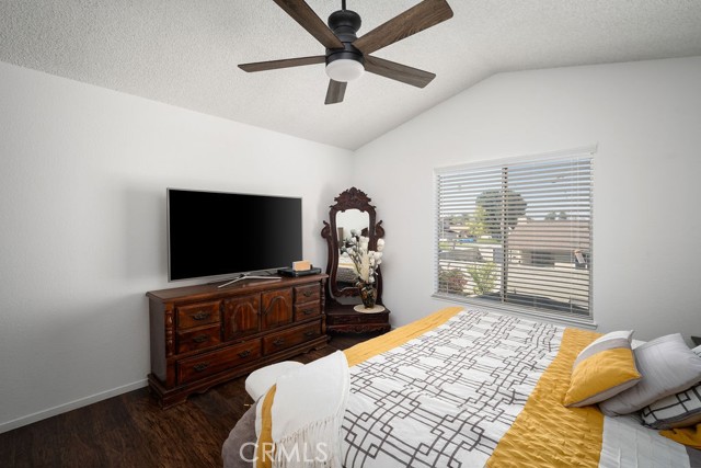 Detail Gallery Image 11 of 27 For 1212 Mable Ave, Bakersfield,  CA 93307 - 3 Beds | 2/1 Baths