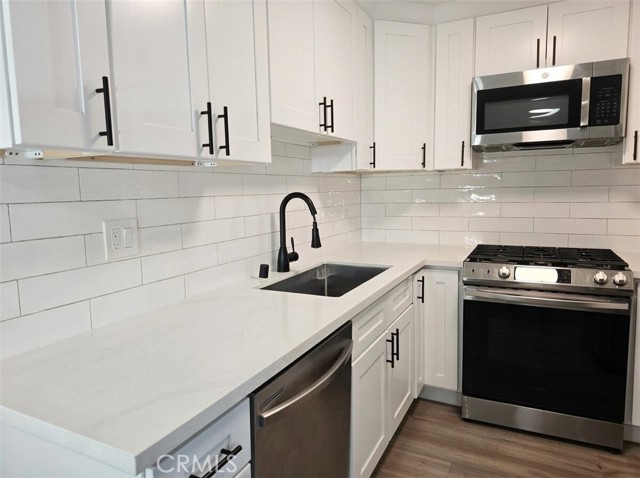 Detail Gallery Image 17 of 25 For 9525 Sylmar Ave #2,  Panorama City,  CA 91402 - 2 Beds | 2 Baths