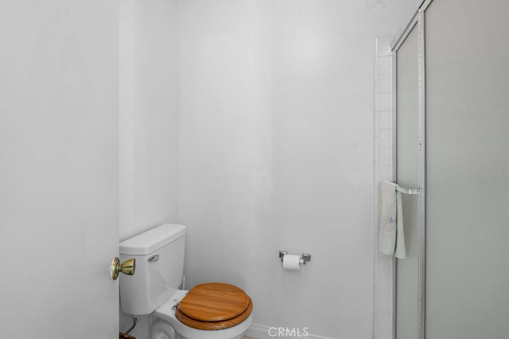 https://media.crmls.org/medias/2e922952-d20b-45bc-b6a9-376098af4287.jpg?preset=X-Large