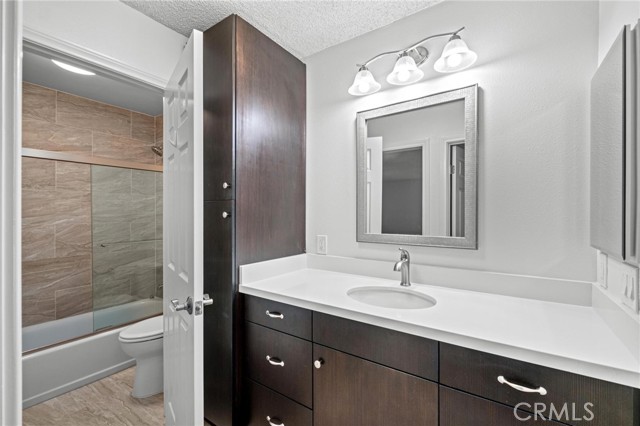 Detail Gallery Image 11 of 21 For 525 N Sycamore Ave #203,  Los Angeles,  CA 90036 - 1 Beds | 1 Baths