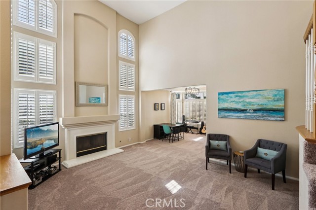 Detail Gallery Image 5 of 67 For 420 Somerset Cir, Corona,  CA 92879 - 5 Beds | 3 Baths