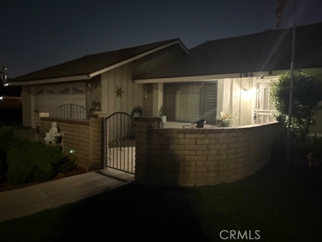 https://media.crmls.org/medias/2e93319f-a2d3-468a-a0fa-9b88d26789b3.jpg?preset=X-Large