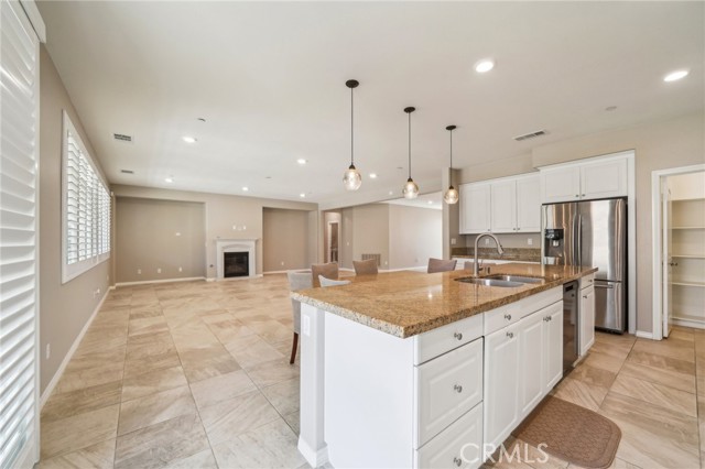 Detail Gallery Image 13 of 40 For 6125 Coopers Hawk Dr, Jurupa Valley,  CA 91752 - 5 Beds | 3/1 Baths