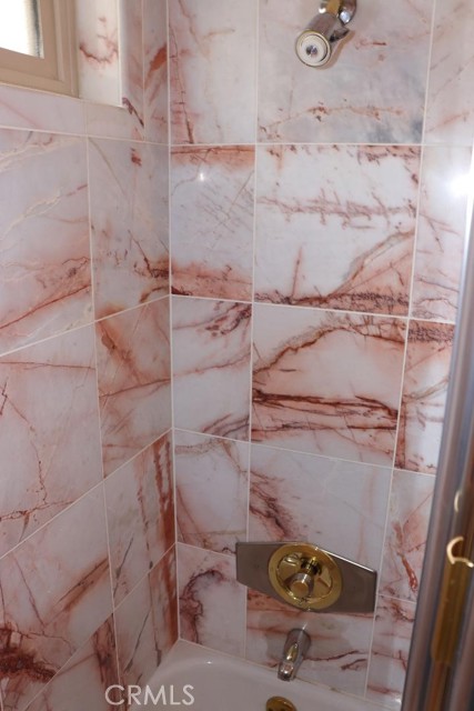 Detail Gallery Image 8 of 13 For 985 W 9th, San Pedro,  CA 90731 - 4 Beds | 2 Baths