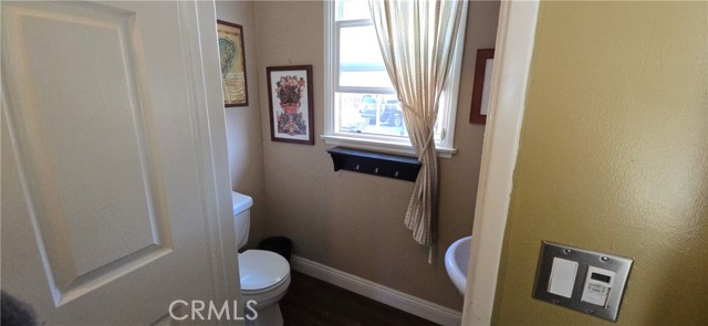 16701 Chatsworth Street, Granada Hills CA: https://media.crmls.org/medias/2e947ff1-cbc2-4635-be5a-971fcd66415e.jpg