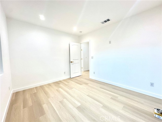 10335 Babbitt Avenue, Granada Hills CA: https://media.crmls.org/medias/2e94b519-a934-4eb8-9576-623d93e3cd8f.jpg