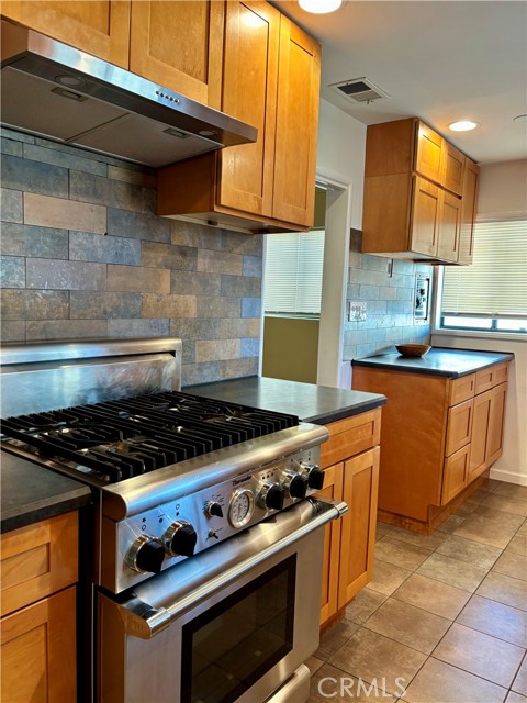 Detail Gallery Image 13 of 41 For 5525 Adele Ave, Whittier,  CA 90601 - 3 Beds | 2 Baths