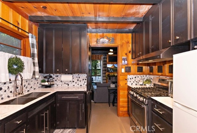 Detail Gallery Image 8 of 16 For 638 Rose Hill, Crestline,  CA 92325 - 1 Beds | 1 Baths