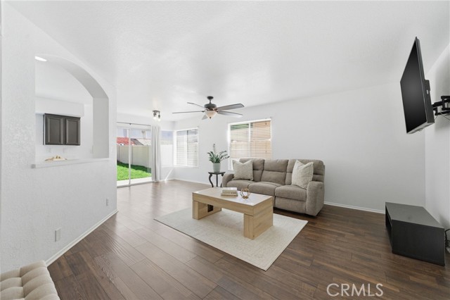 Detail Gallery Image 10 of 37 For 24516 Camino Mirabella, Murrieta,  CA 92562 - 4 Beds | 2/1 Baths